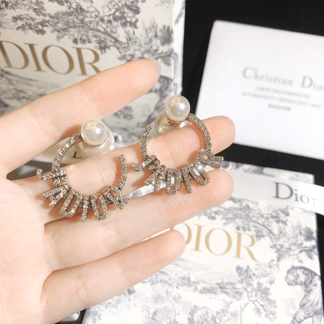 High   Quality   Fashion    Earring   01345