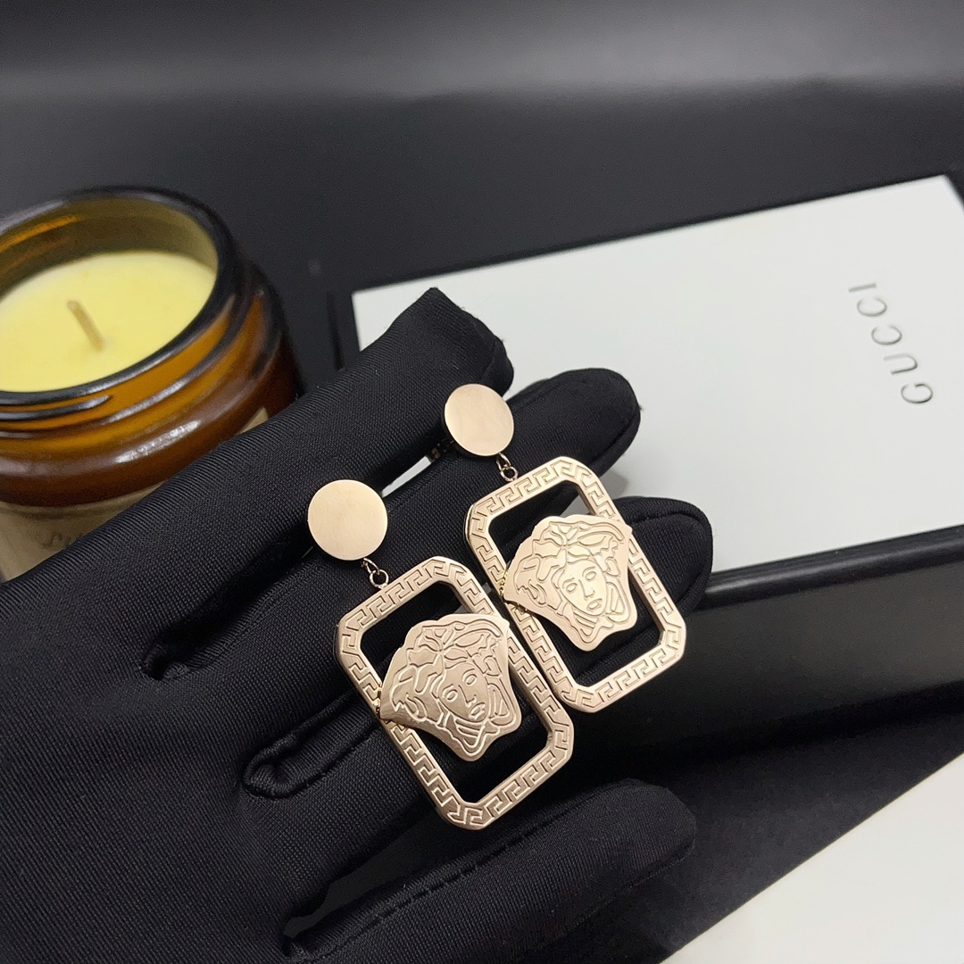 High   Quality   Fashion    Earring   01025