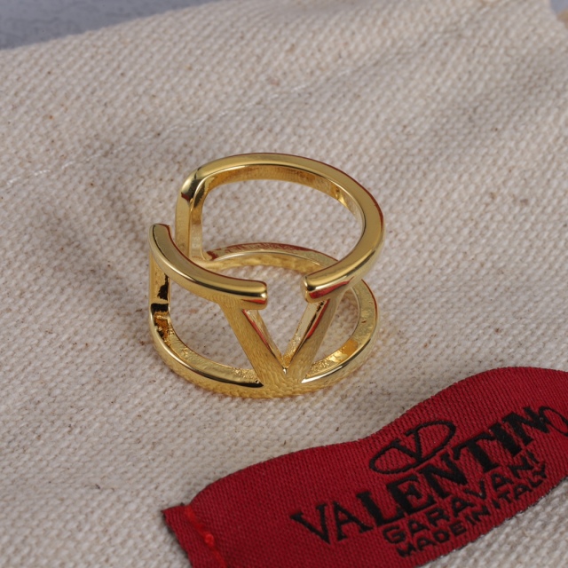 High   Quality  Fashion   Ring    07137010