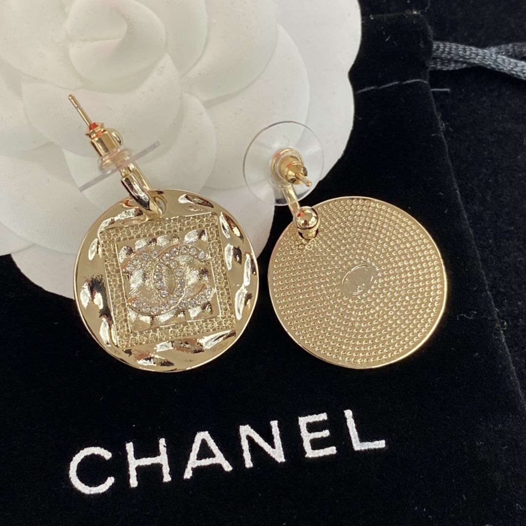 High   Quality  Fashion    Earring    09155534