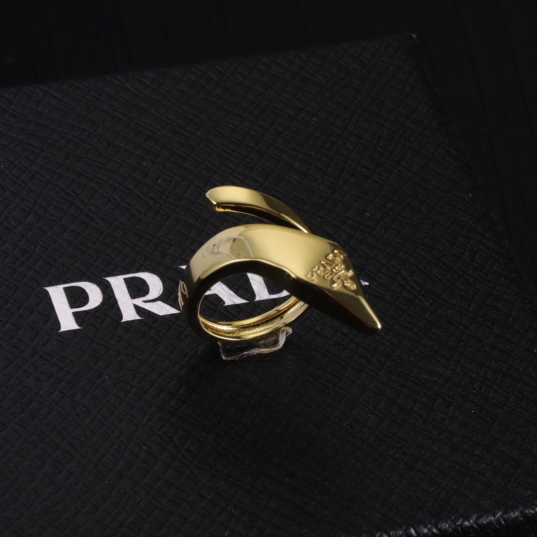 High   Quality  Fashion   Ring  07137022