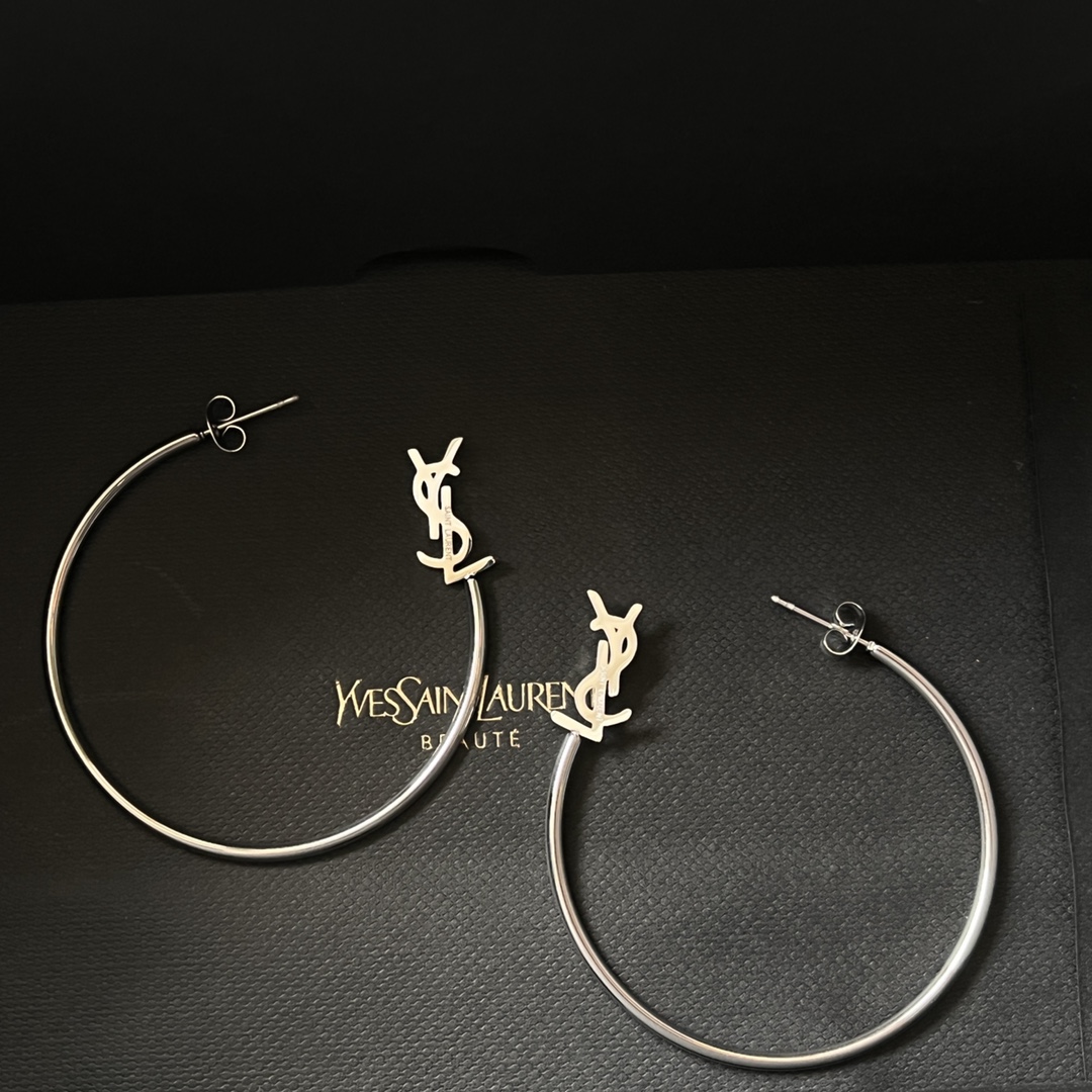 High   Quality   Fashion    Earring   01858