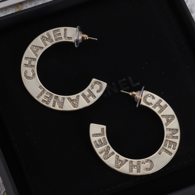 High   Quality  Fashion    Earring  07137091