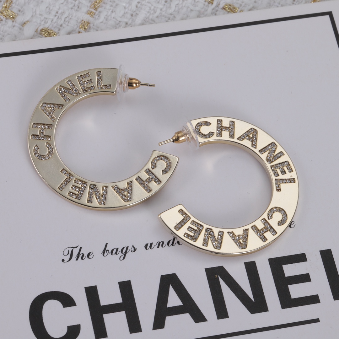 High   Quality  Fashion    Earring  07137091