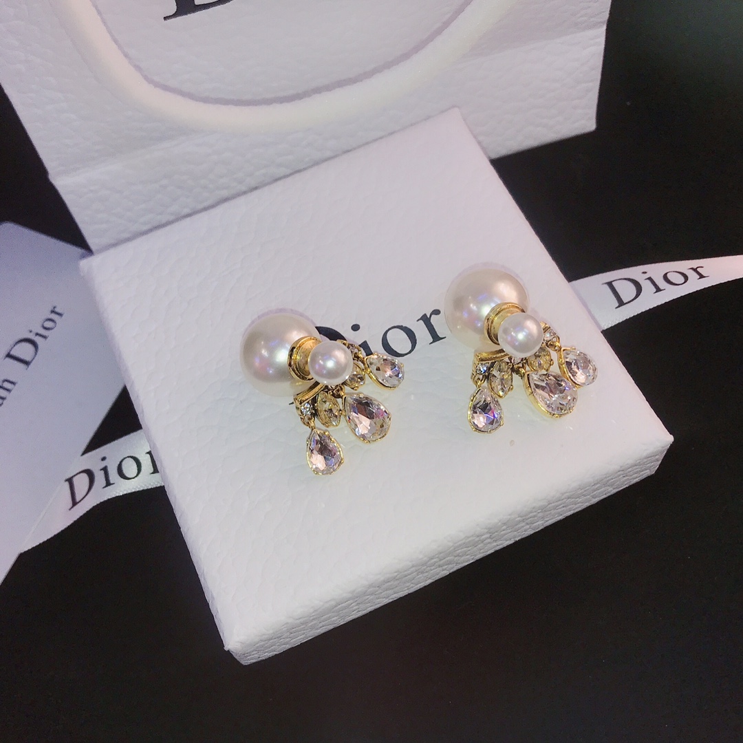 High   Quality   Fashion    Earring   01180