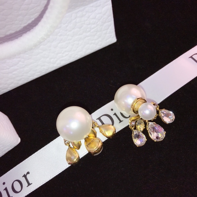 High   Quality   Fashion    Earring   01180