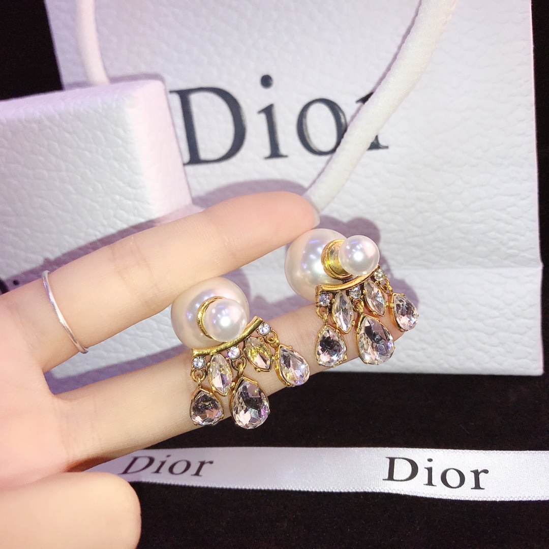 High   Quality   Fashion    Earring   01180