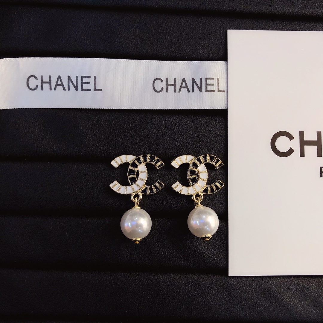 High   Quality   Fashion    Earring   01301