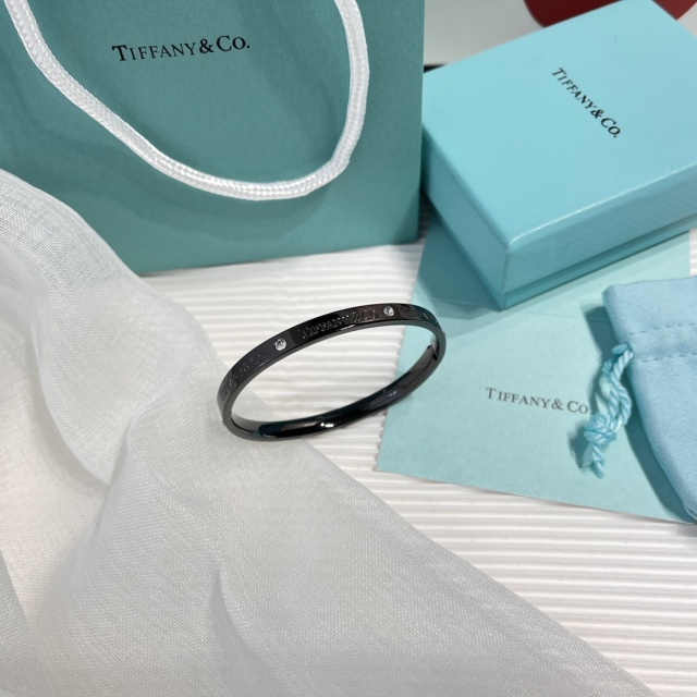 High   Quality   Fashion    Bracelet  01315