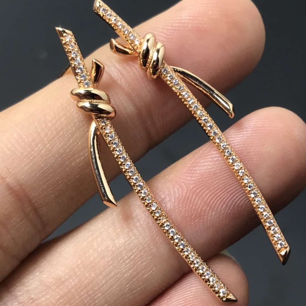 High   Quality  Fashion   Earring   03129608