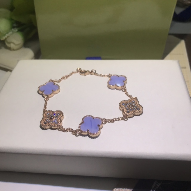 High   Quality  Fashion   Bracelet      03101930