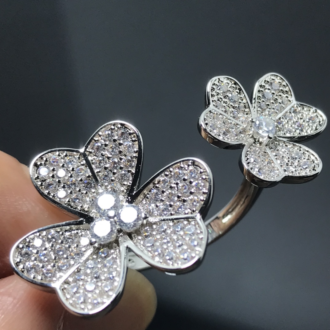 High   Quality  Fashion   Ring   03129346