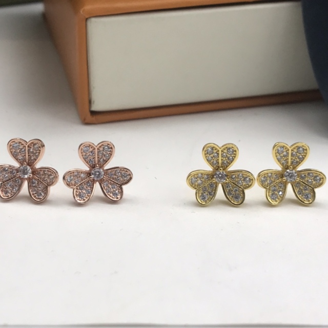 High   Quality  Fashion   Earring   03 101787
