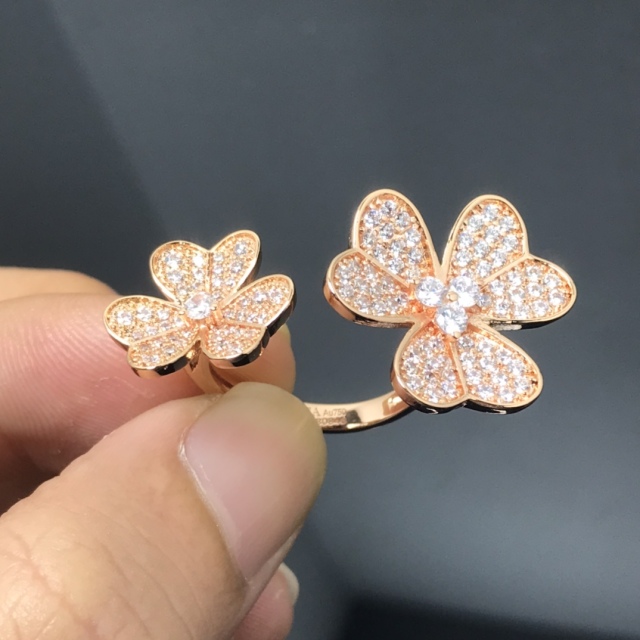 High   Quality  Fashion   Ring   03129346