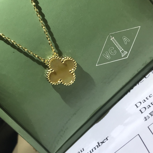 High   Quality  Fashion   Necklace   03102084