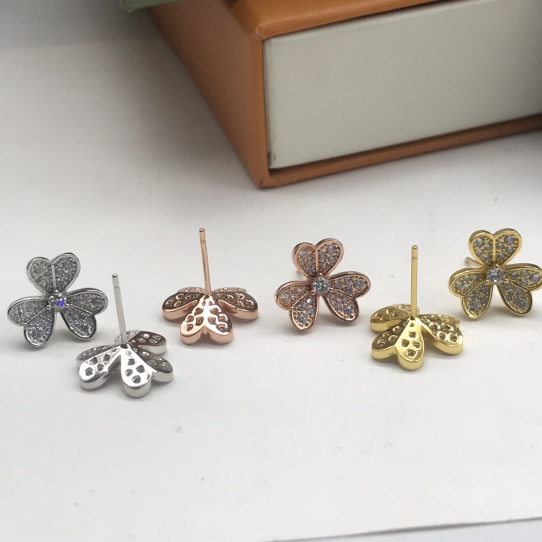 High   Quality  Fashion   Earring   03 101787