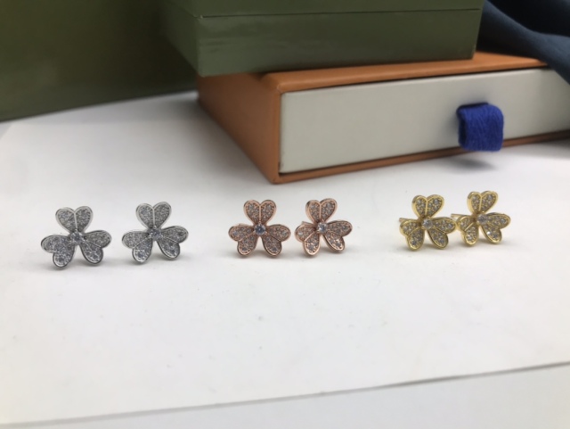 High   Quality  Fashion   Earring   03 101787
