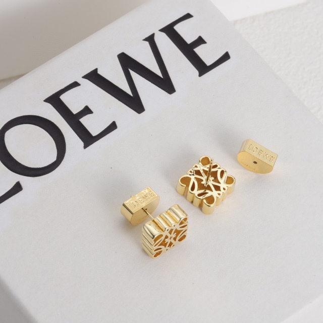 High   Quality  Fashion   Earring  07122020