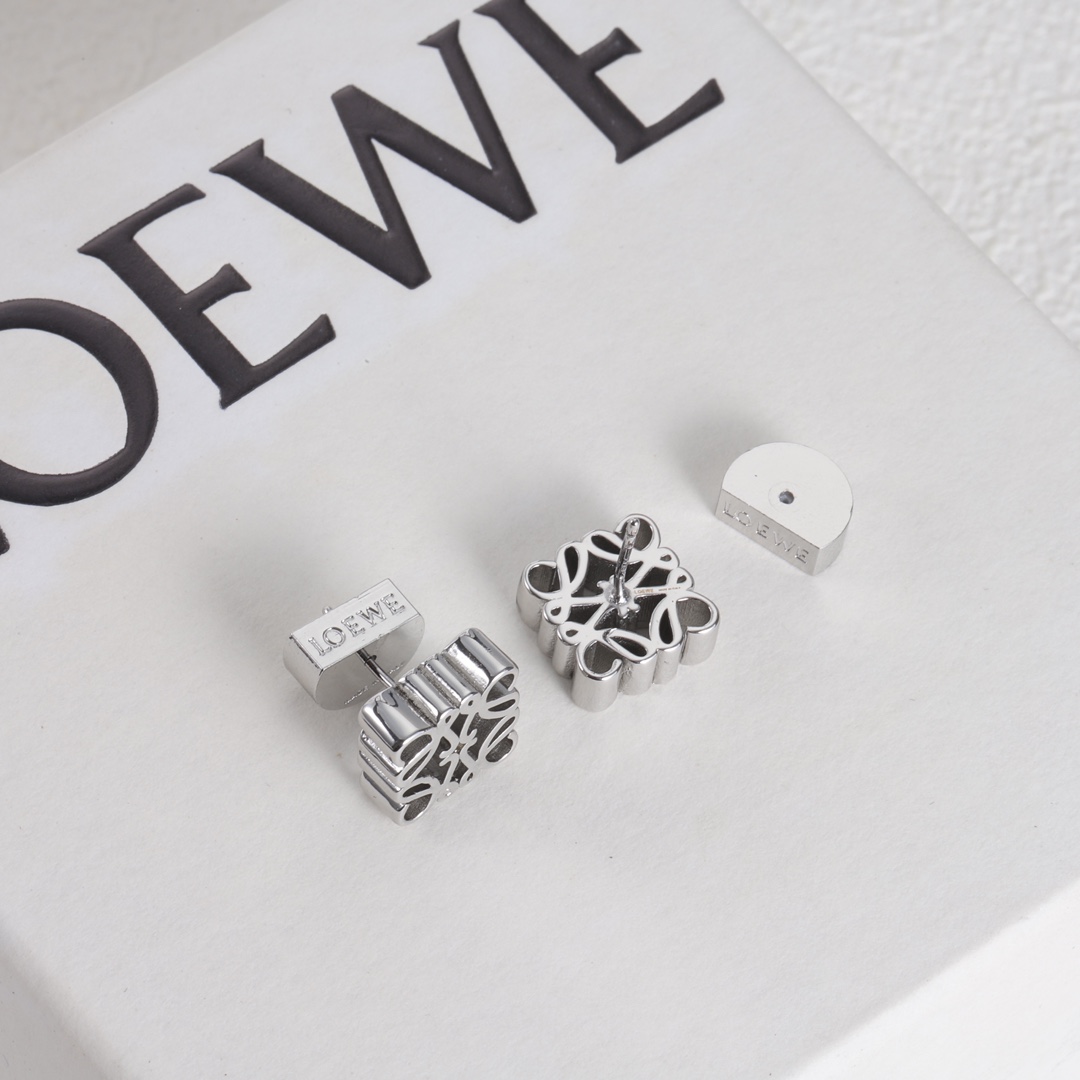 High   Quality  Fashion   Earring  07122020