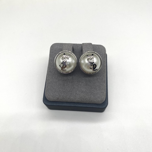 High   Quality  Fashion    Earring   07137353