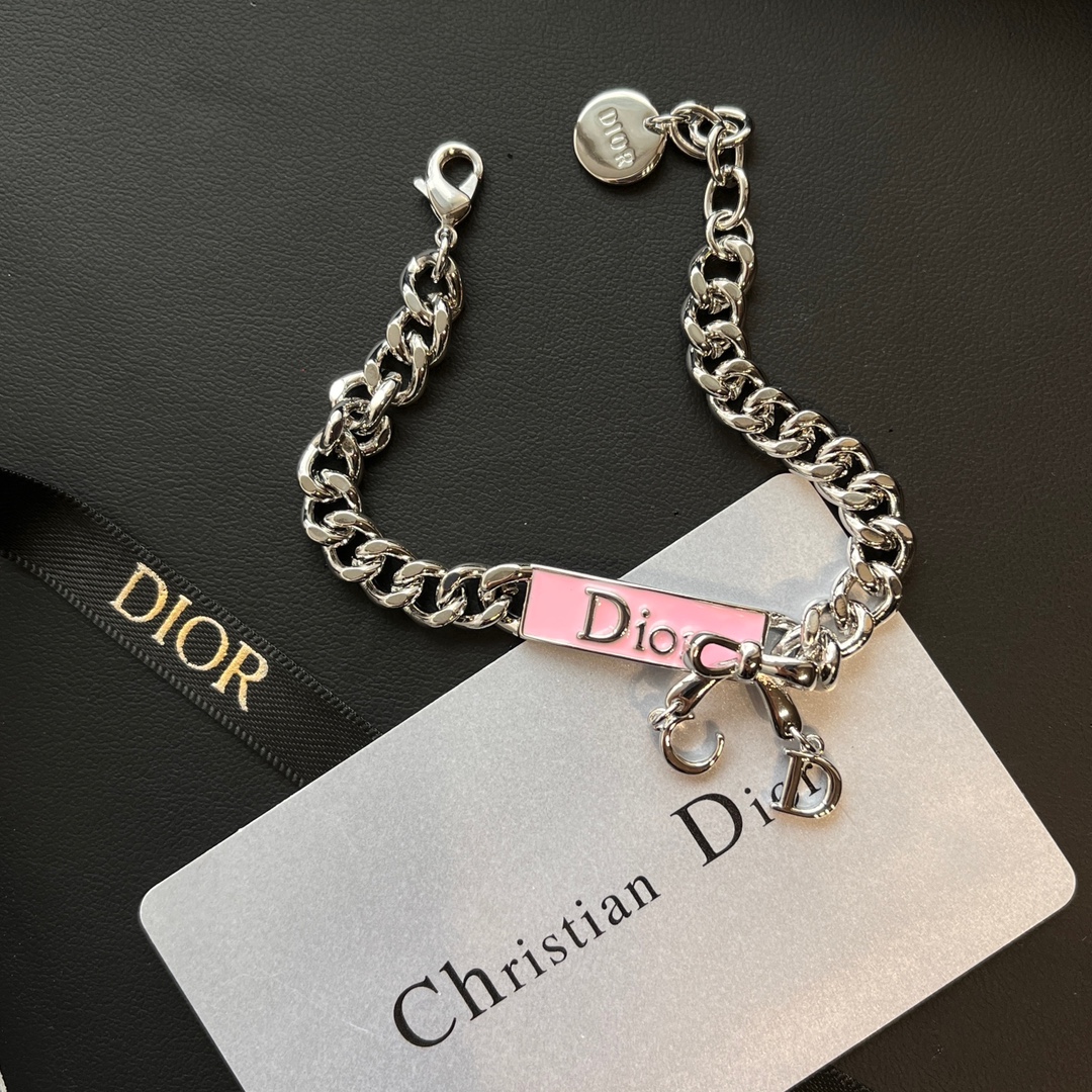 High   Quality   Fashion    Bracelet    01117