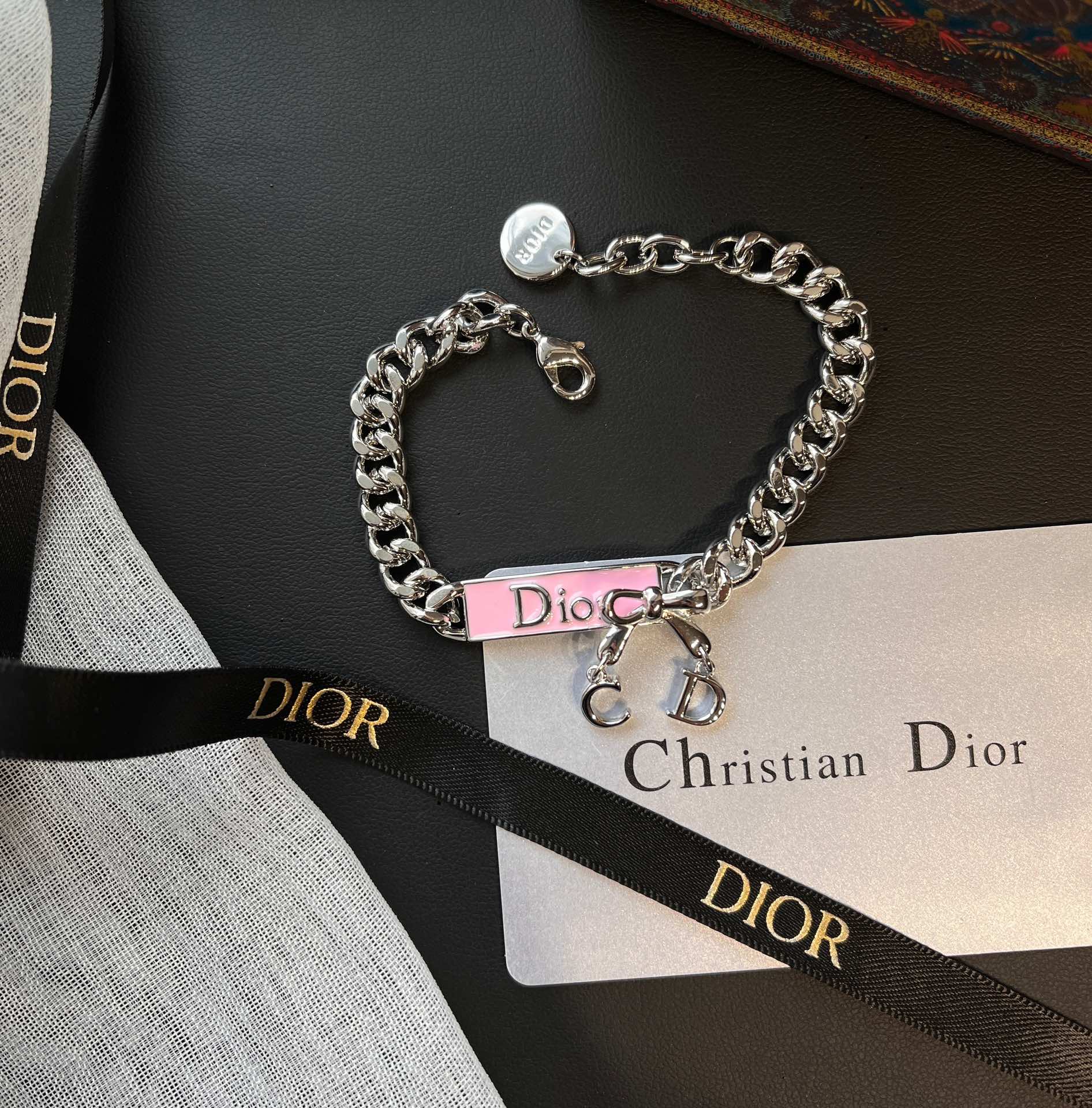 High   Quality   Fashion    Bracelet    01117