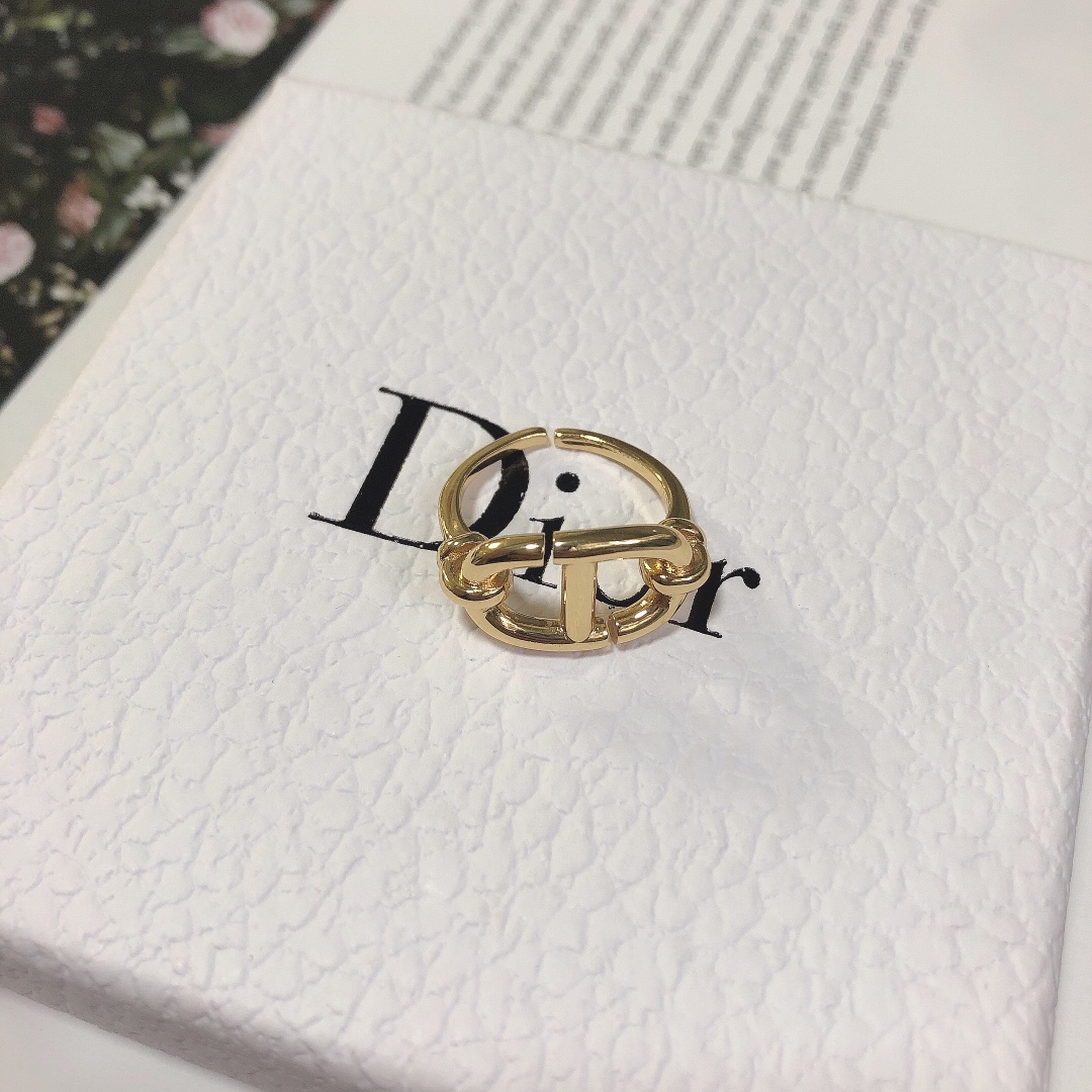 High   Quality  Fashion   Ring  09156209