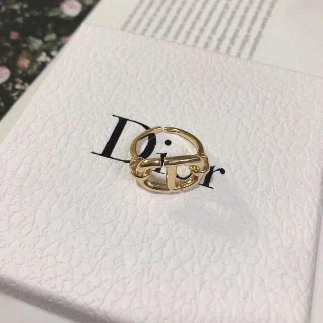 High   Quality  Fashion   Ring  09156209