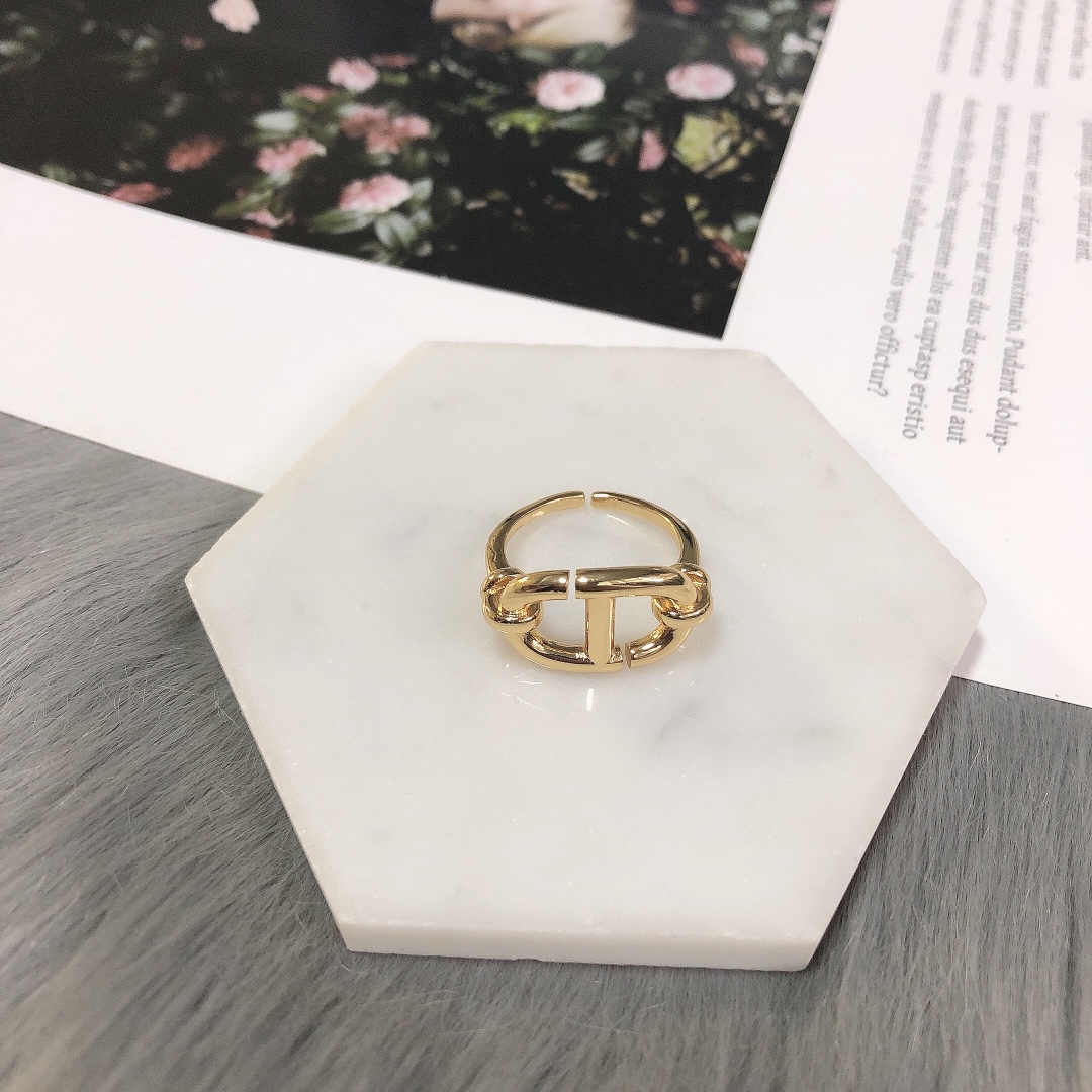 High   Quality  Fashion   Ring  09156209