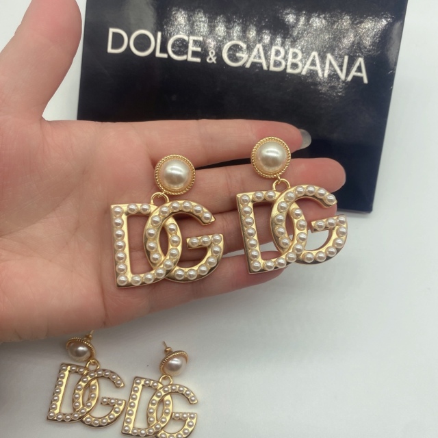 High   Quality  Fashion    Earring  07137443