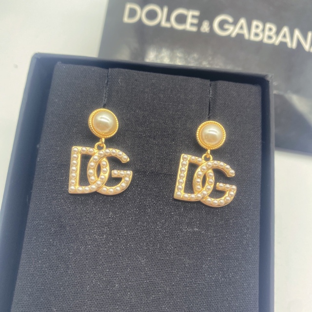 High   Quality  Fashion    Earring  07137443