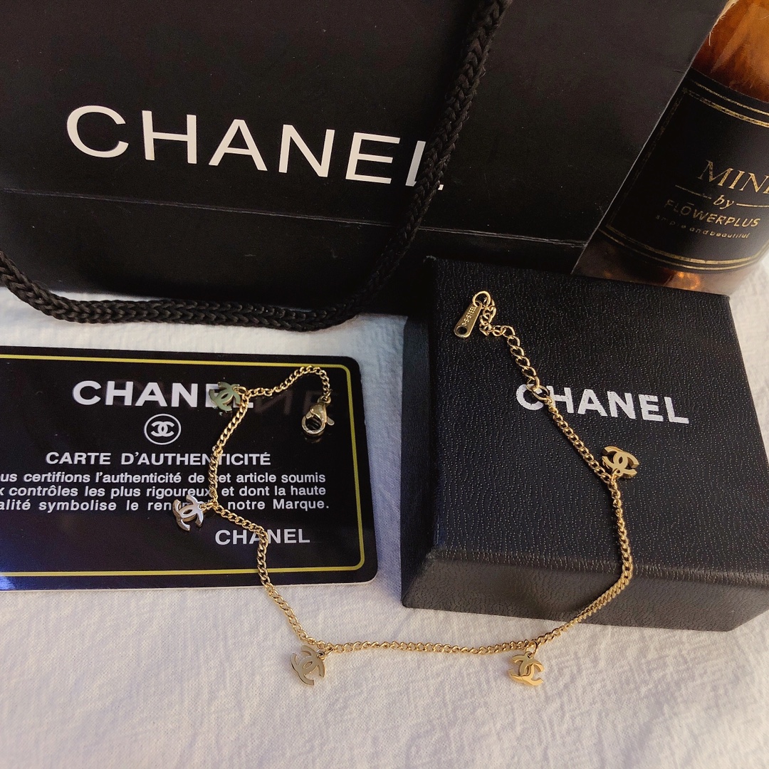 High   Quality   Fashion    Bracelet  01001