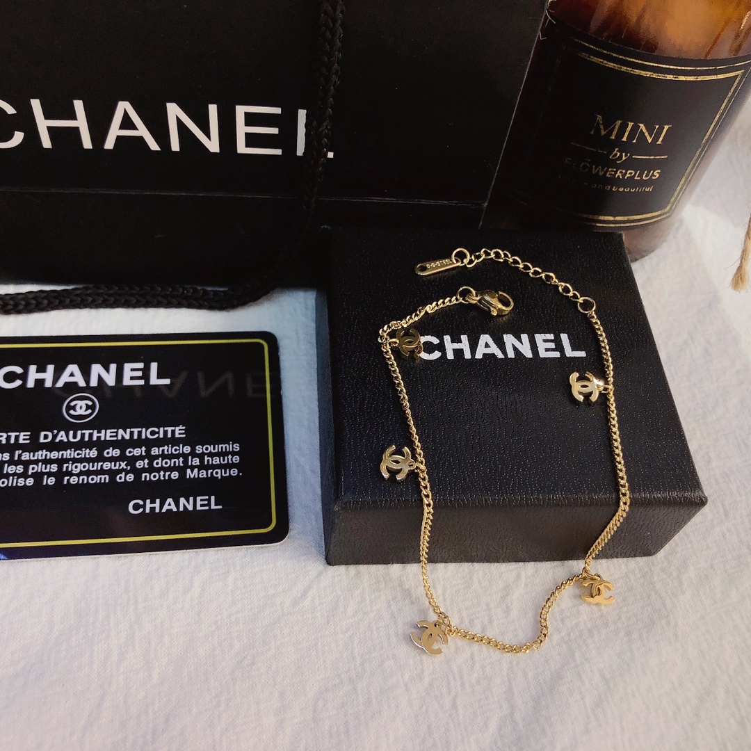 High   Quality   Fashion    Bracelet  01001