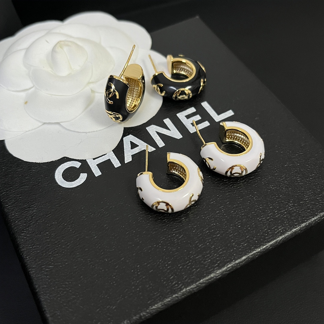High   Quality   Fashion    Earring   01980