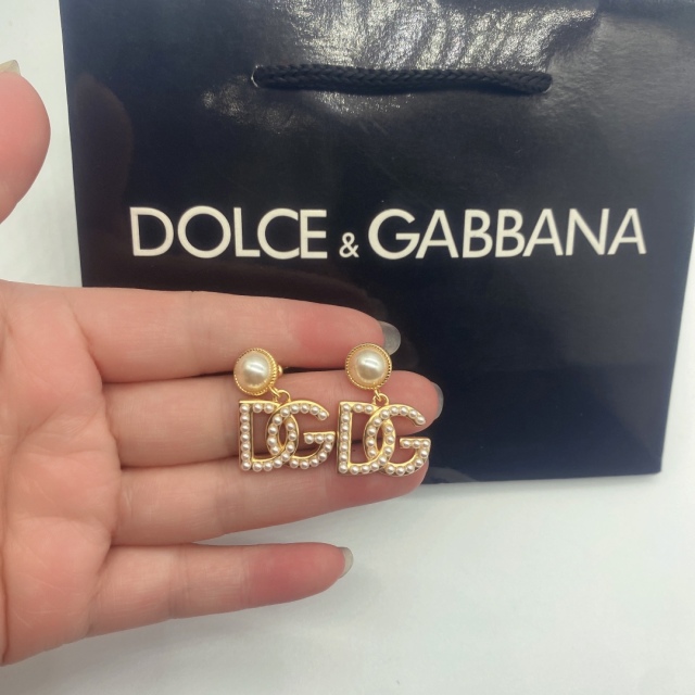 High   Quality  Fashion    Earring  07137443