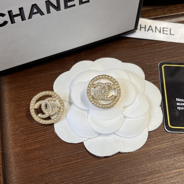 High   Quality   Fashion    Earring   01003