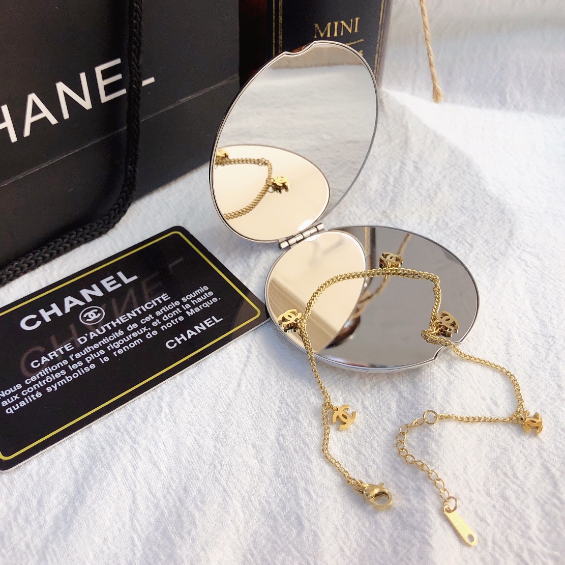 High   Quality   Fashion    Bracelet  01001