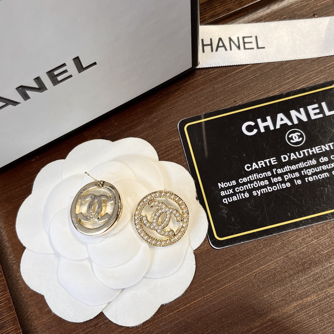 High   Quality   Fashion    Earring   01003