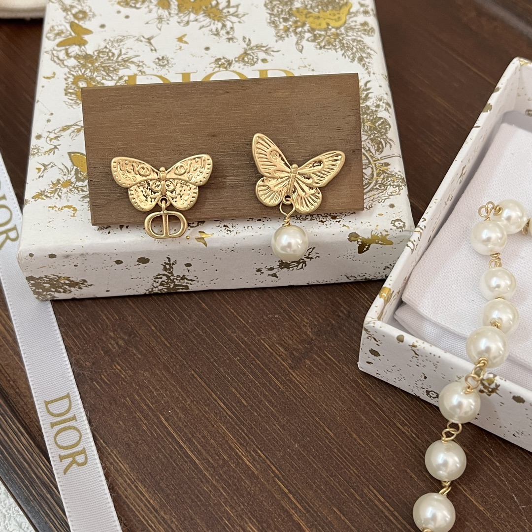 High   Quality   Fashion    Earring   01981