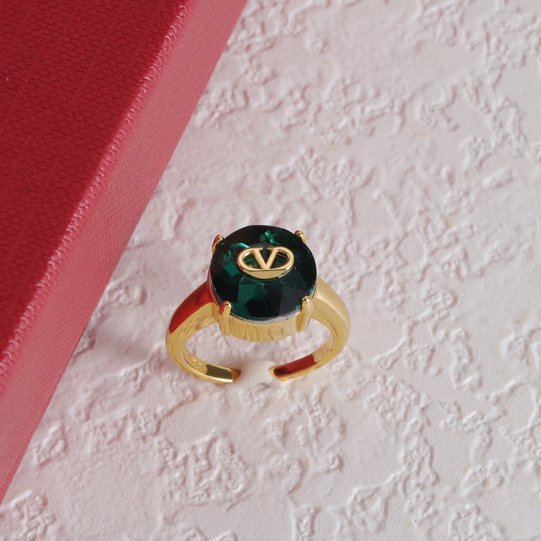 High   Quality  Fashion    Ring   07137688