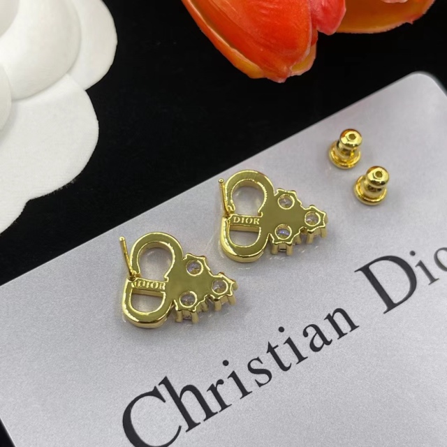 High   Quality  Fashion     Earring   07137765
