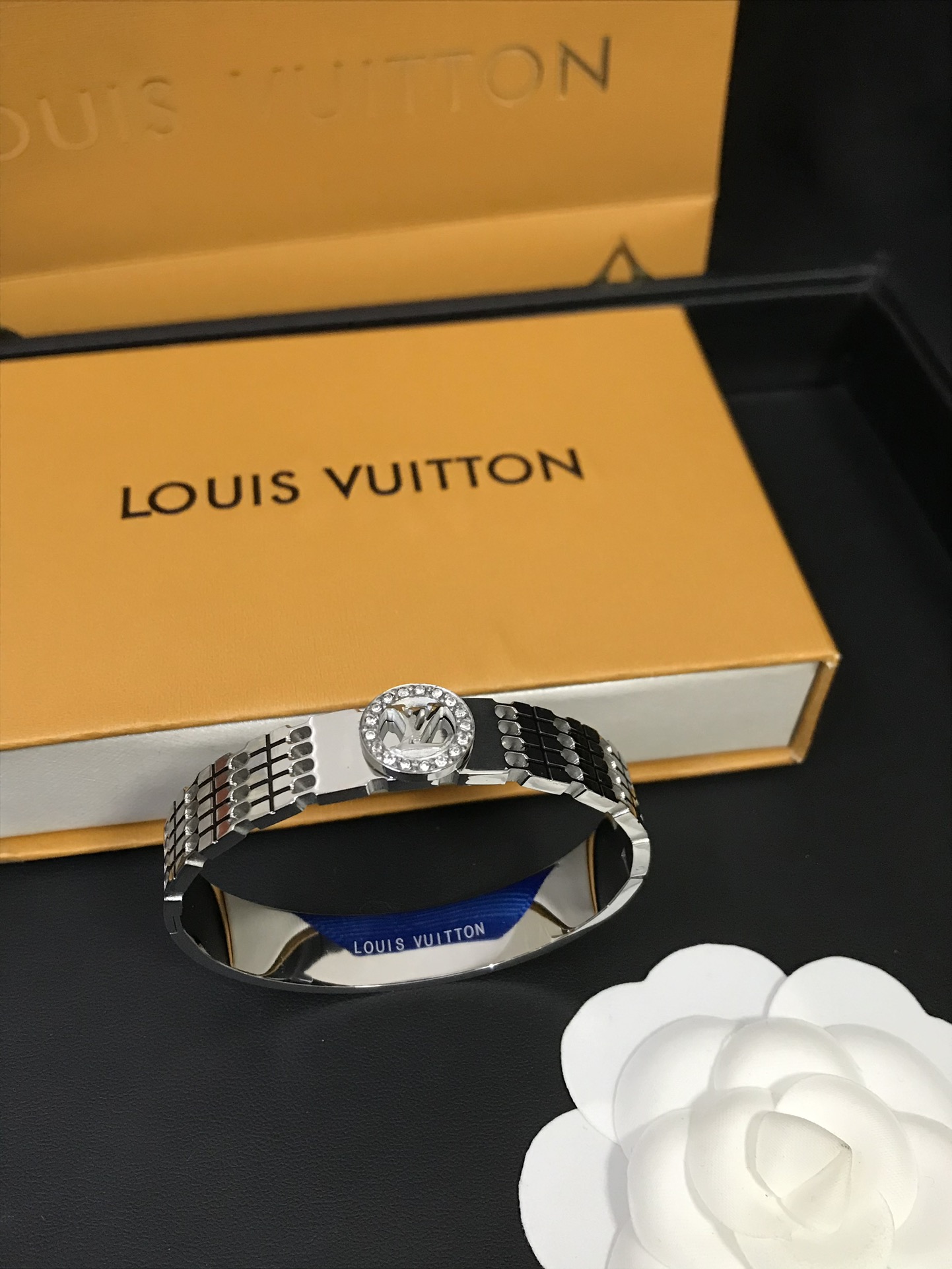 High   Quality   Fashion    Bracelet   01381