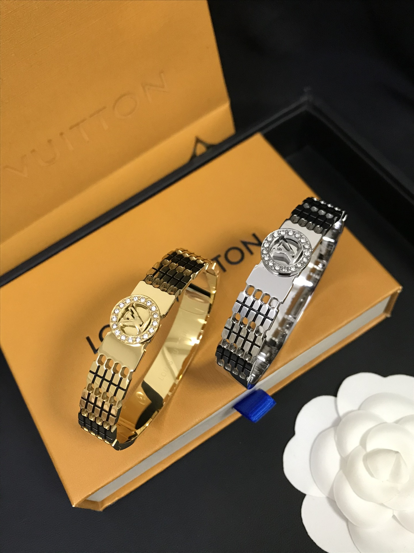 High   Quality   Fashion    Bracelet   01381