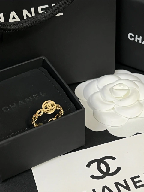 High   Quality   Fashion    Ring   01104