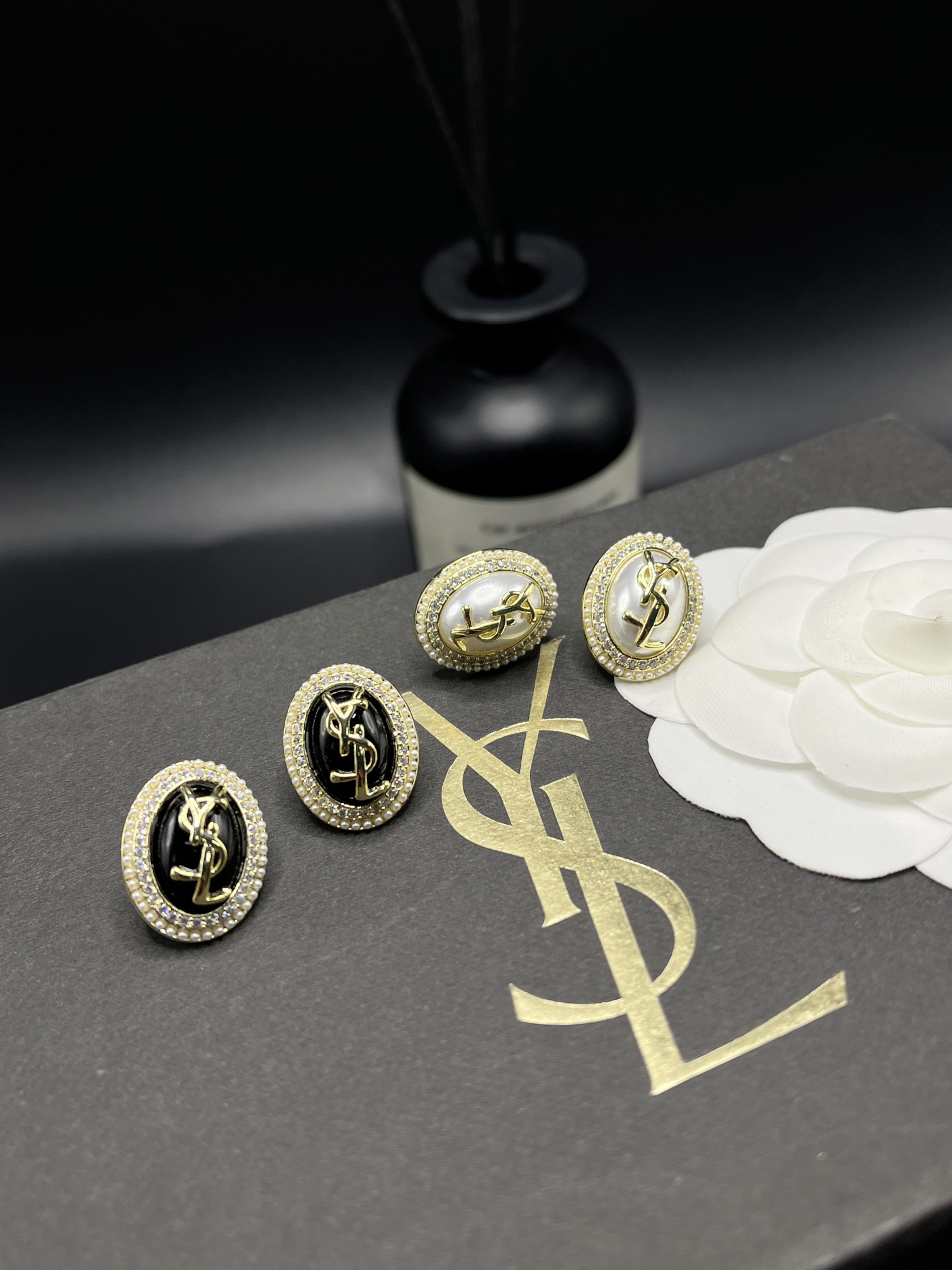 High   Quality   Fashion    Earring   01985