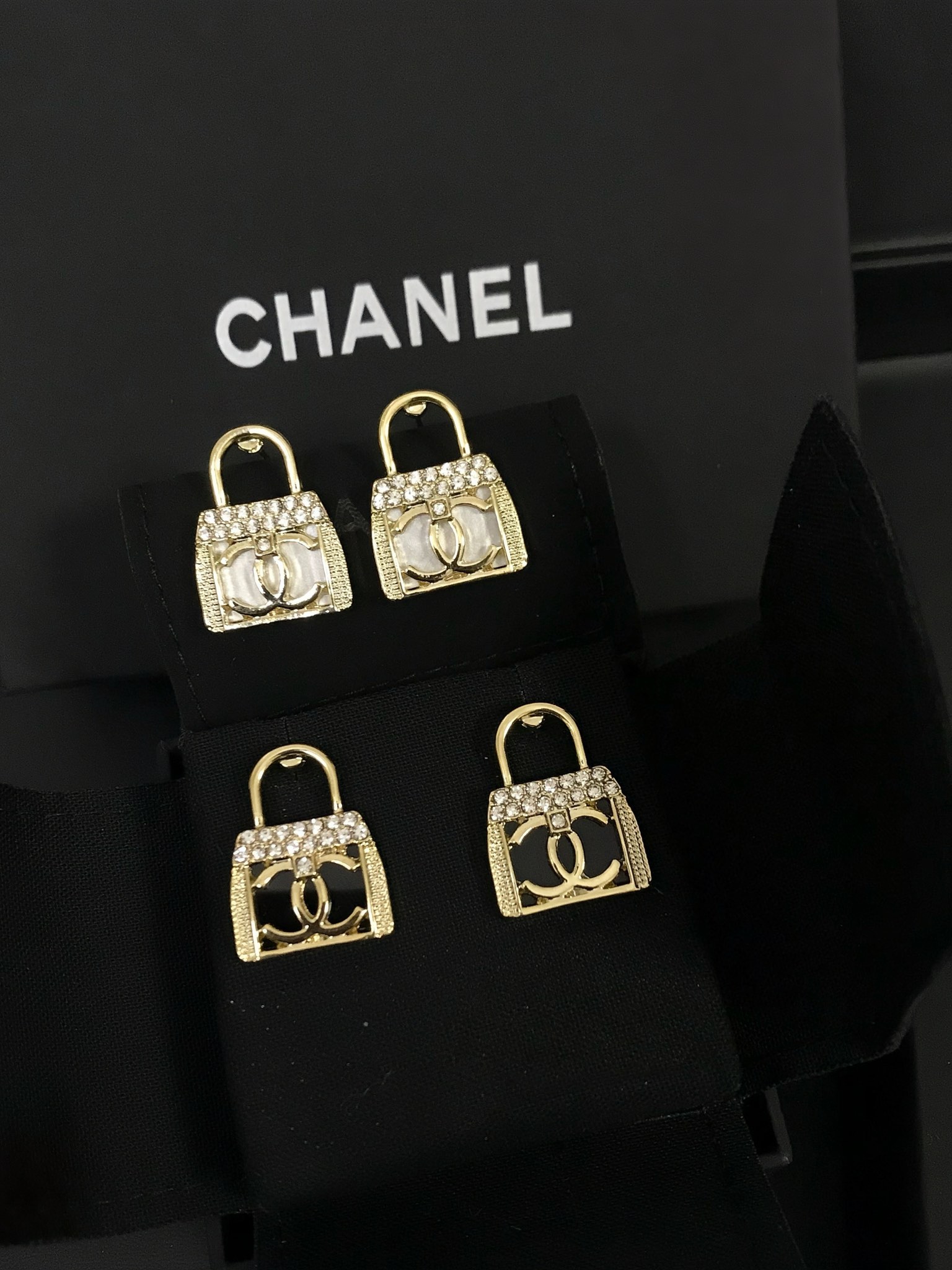 High   Quality   Fashion    Earring   01990