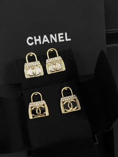 High   Quality   Fashion    Earring   01990