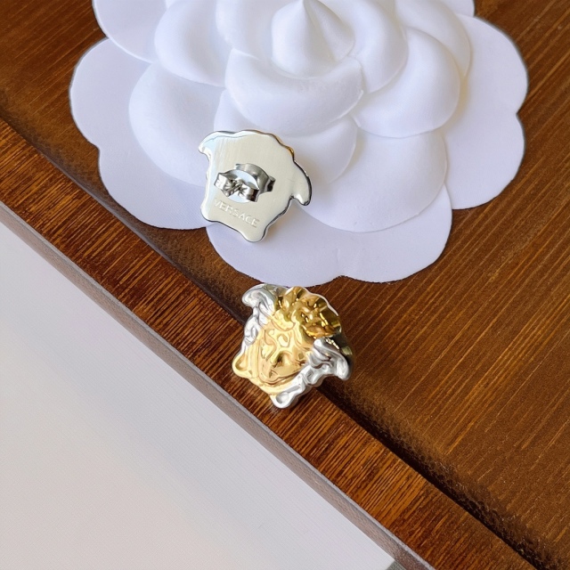 High   Quality   Fashion    Earring   01827