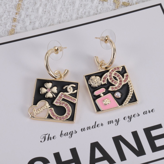 High   Quality  Fashion     Earring   07138034