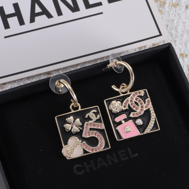 High   Quality  Fashion     Earring   07138034